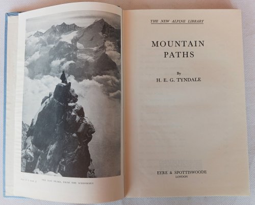 Mountain Paths (The New Alpine Library)