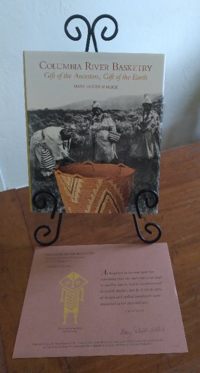Image for Columbia River Basketry: Gift of the Ancestors, Gift of the Earth Columbia River Basketry: Gift of the Ancestors, Gift of the Earth