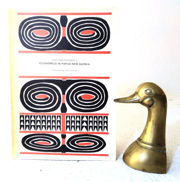 Image for Economics in Papua New Guinea, I.A.S.E.R. Bibliography 6 Economics in Papua New Guinea, I.A.S.E.R. Bibliography 6