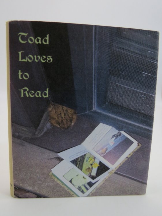 TOAD LOVES TO READ (MINIATURE BOOK) ; (DJ Protected by a Brand New, Clear, Acid-Free Mylar Cover)