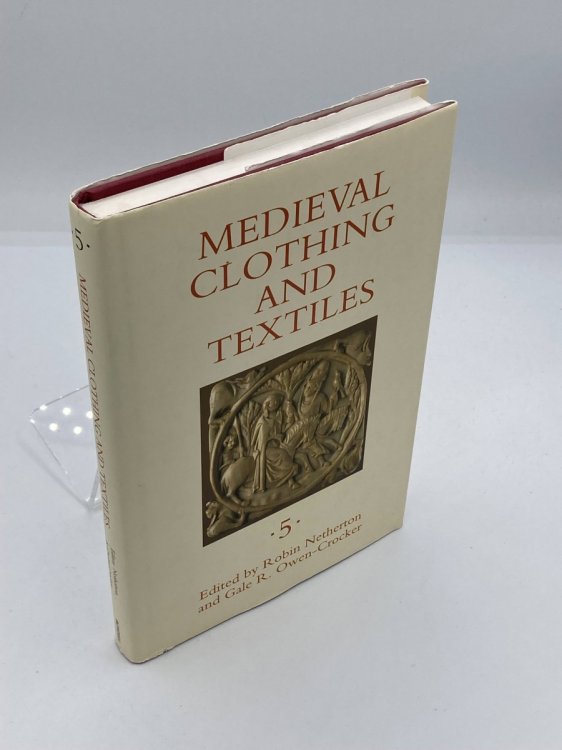 Image for Medieval Clothing and Textiles 5 Medieval Clothing and Textiles 5