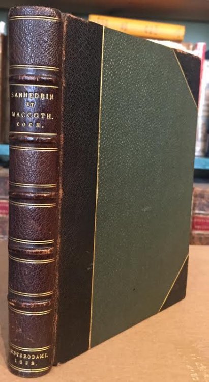 Duo Tituli Thalmudici Sanhedrin et Maccoth : Quorum ille agit de Synedriis, judiciis, suppliciis capitalibus Ebraeorum; Hic de poena falsi testimonii, exsilio et asylis, flagellatione: cum Exceptis ex utriusque Gemara.