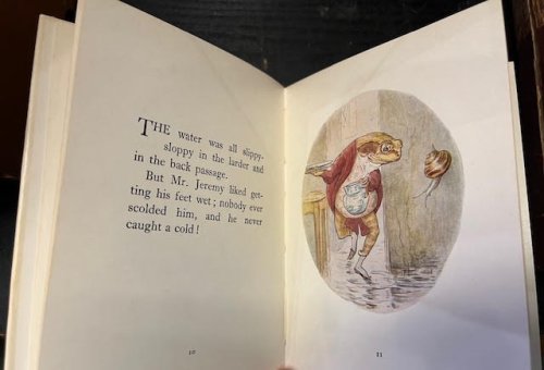 Peter Rabbit's Book Shelf. Complete set of 23 titles of Beatrix Potter in a wooden bookcase