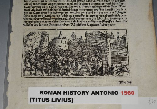EARLY Leaf Woodcut Illustration of Parade into Castle & Battle Scene from Roman History From R&ouml;mische Historien, jetzundt mit gantzen flei&szlig; besichtigt, gebessert vnd gemehret.