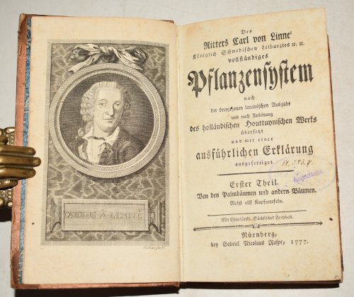 K&ouml;niglich Schwedischen Leibarztes etc. etc. VOLLST&Auml;NDIGES PFLANZENSYSTEM nach der dreyzehnten lateinischen Ausgabe und nach Anleitung des holl&auml;ndischen Houttuynischen Werks &uuml;bersetzt und MIT EINER AUSF&Uuml;HRLICHEN ERKL&Auml;RUNG ausgefertiget; The complete plant system of the k