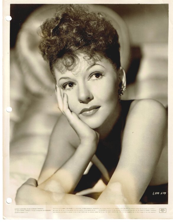 A VINTAGE PUBLICITY PHOTOGRAPH of the Stage & Screen Actress and Singer MARY MARTIN.