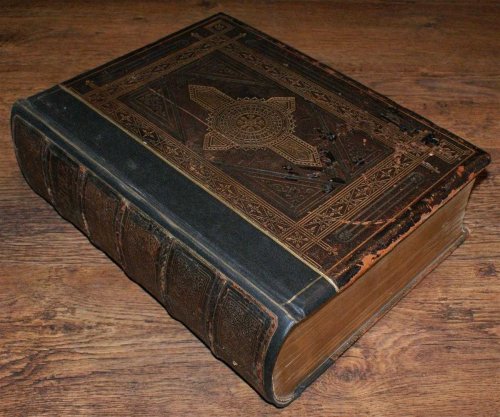 Image for The Holy Bible with a Devotional and Practical Commentary The Holy Bible with a Devotional and Practical Commentary