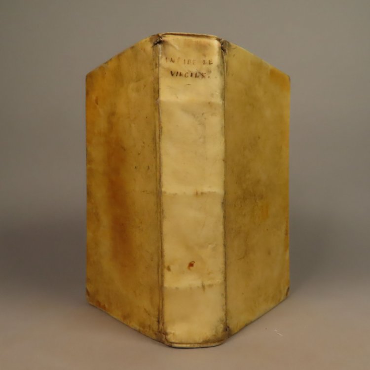 Leneide [L'Aeniede] de Virgile fidellement traduitte [traduicte] en vers heroiques avec le latin a cost, et les remarques a chaque livre pour l'intelligence de l'histoire. Enrichie de figures en tailledouce. Premire partie contenant les six premiers livres. Par M.P. Perrin, . Seconde edition. Reveu 