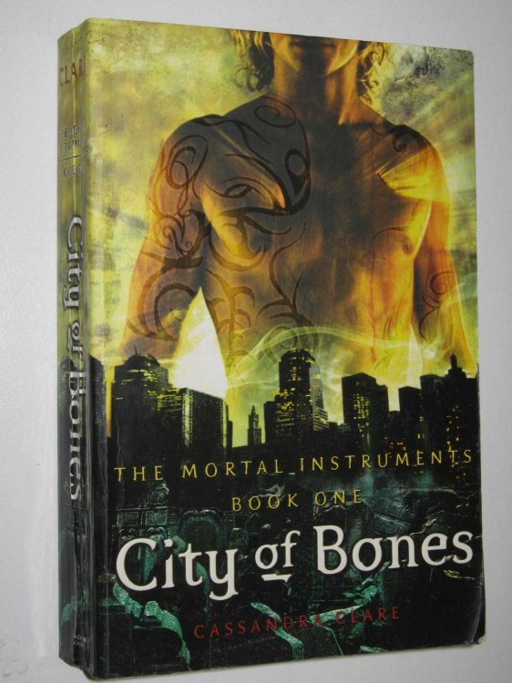 City of Bones - Mortal Instruments Series #1