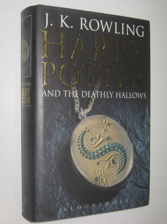 Harry Potter and the Deathly Hallows - Harry Potter Series #7