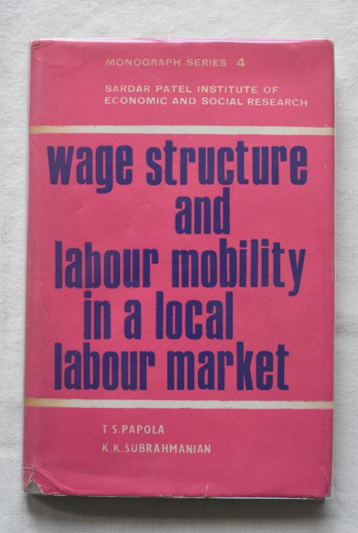 Wage Structure and Labour Mobility in a Local Market