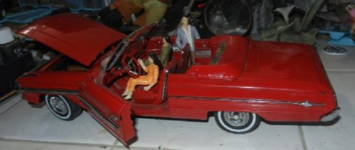 Sun Star 1964 Ford Galaxie 500 Convertible 1:18 Scale Diecast Model Car Red