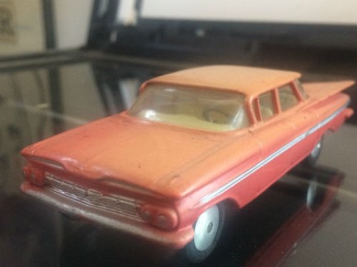 Corgi Chevy Impala 1:43 no box