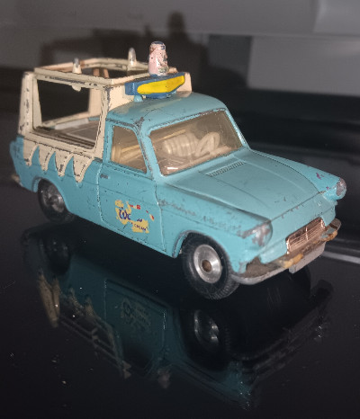 Corgi Diecast Vintage Toy: Walls Ice Cream Van Ford Thames. Made in GT Britain