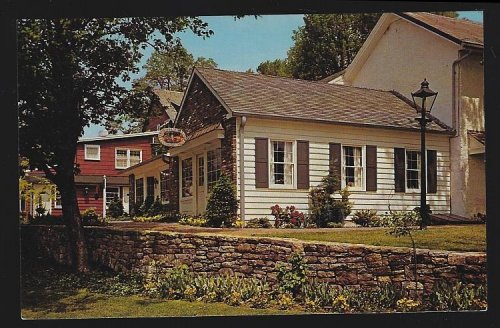 PEDDLER'S VILLAGE, LAHASKA, PENNSYLVANIA