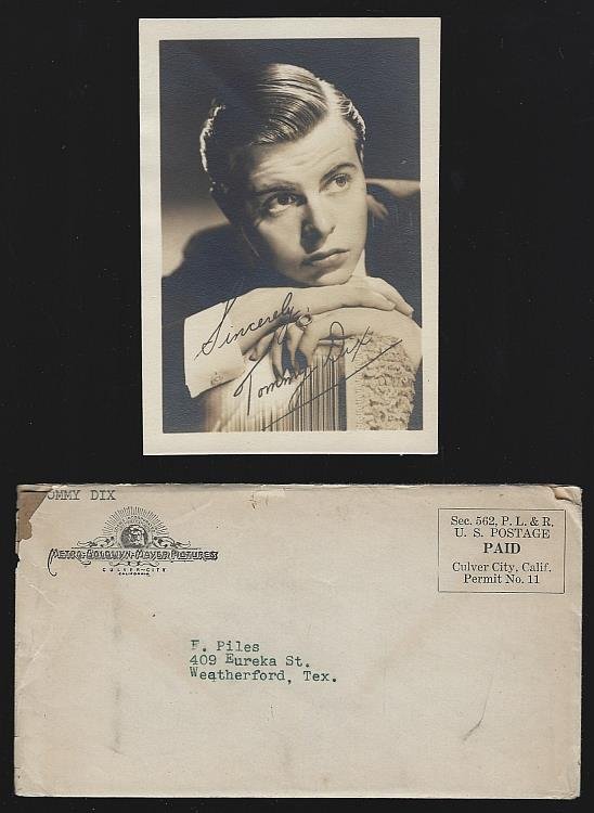 VINTAGE ORIGINAL STUDIO SIGNED PHOTOGRAPH OF TOMMY DIX WITH ORIGINAL ENVELOPE