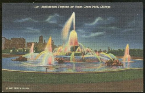 BUCKINGHAM FOUNTAIN BY NIGHT, GRANT PARK, CHICAGO, ILLINOIS