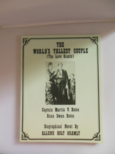 Image for The World's Tallest Couple (The Love Giants; Captain Martin V. Bates Anna Swan Bates The World's Tallest Couple (The Love Giants; Captain Martin V. Bates Anna Swan Bates